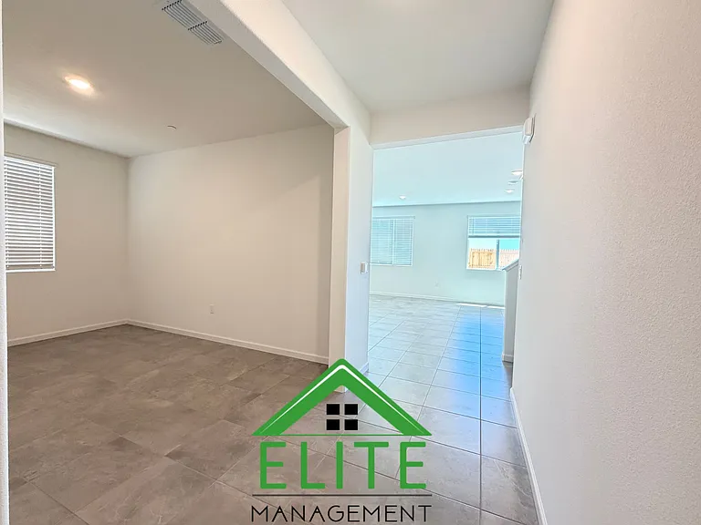 2508 Golden Bear St — Photo 15