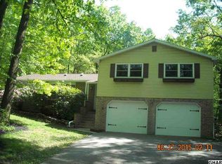 737 Oakhill Dr, Boiling Springs, PA 17007