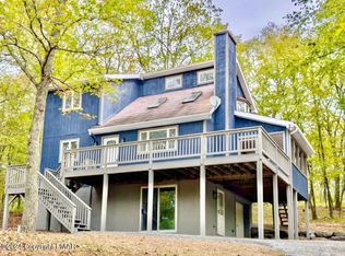 252 Woodcock Rd, Bushkill, PA 18324