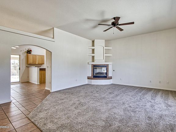 3rd image of 5611 Boxwood Ln