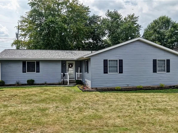 328 10th St NW, New Philadelphia, OH 44663