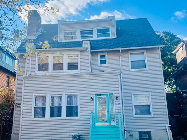 1228 Oak Ave #6