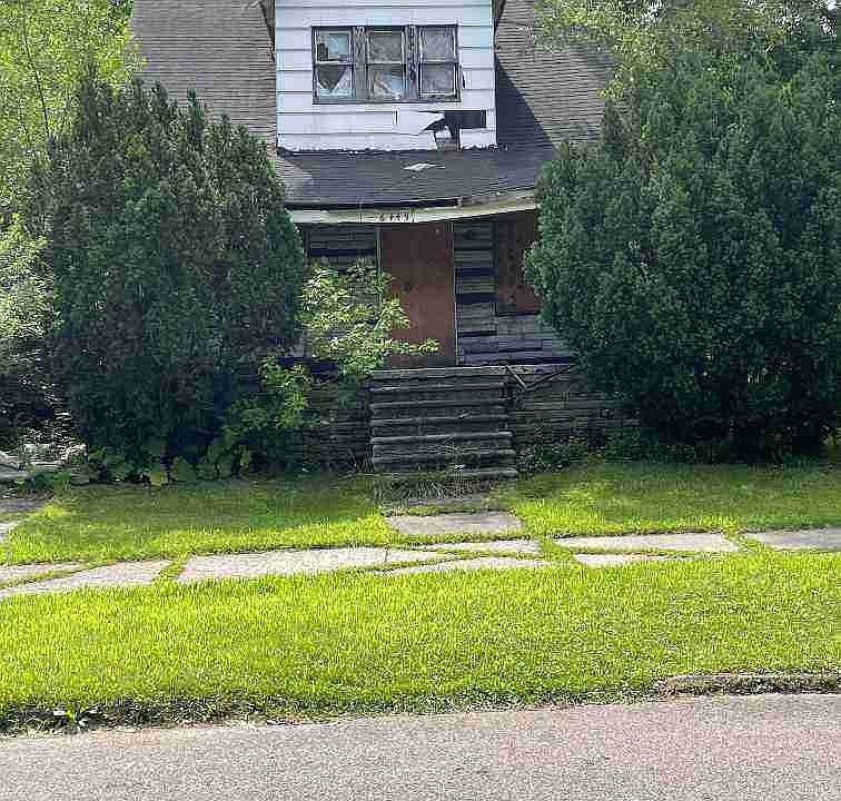 6449 Clifton