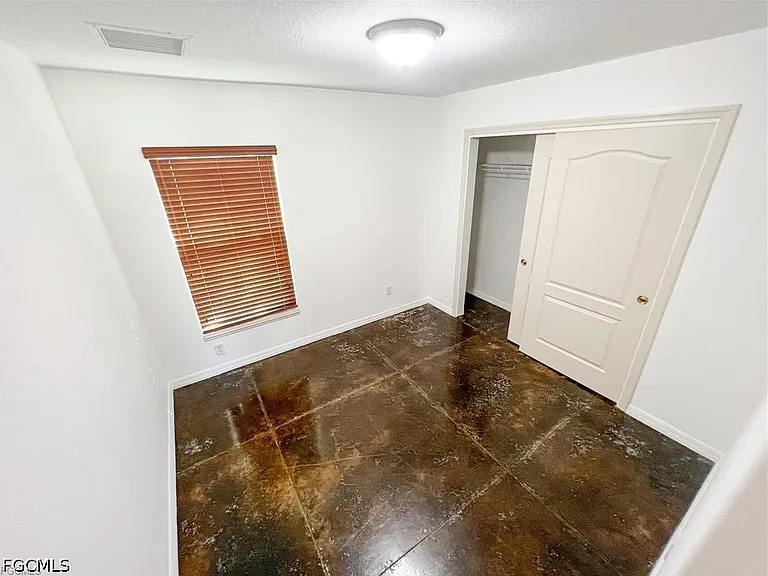 2032 NW 5th St — Photo 10