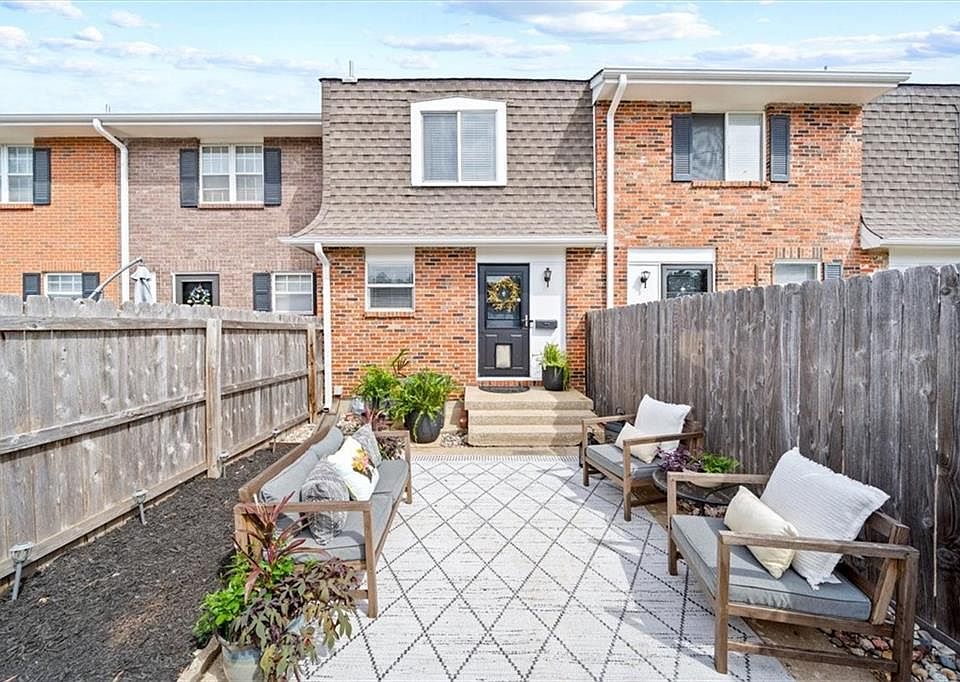 8638 W 85th St, Overland Park, KS 66212 | Zillow