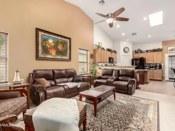 8979 W NICOLET Avenue, Glendale, AZ 85305