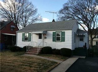 93 Oak St, Avenel, NJ 07001