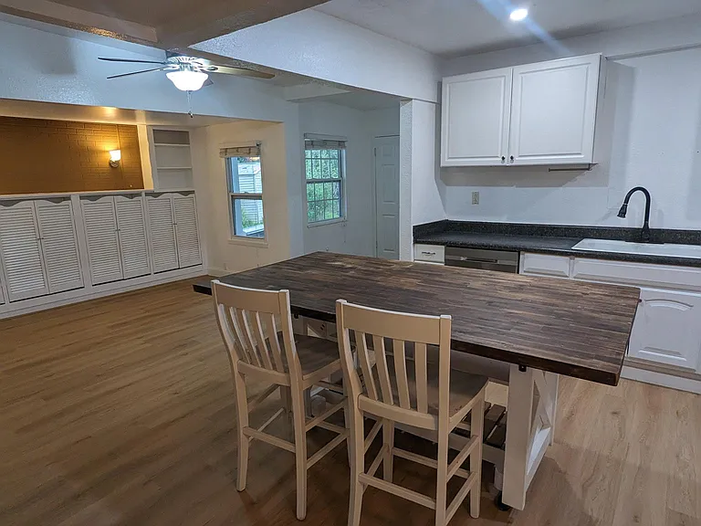 3190 Howard Ave — Photo 21