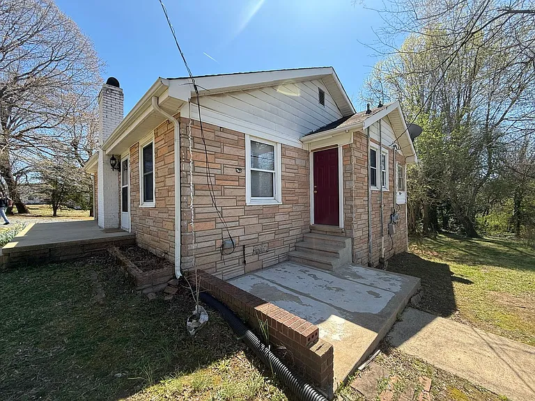 1401 Sidney Ave — Photo 14