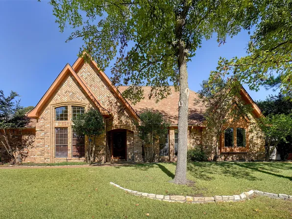532 Evergreen Dr, Hurst, TX 76054