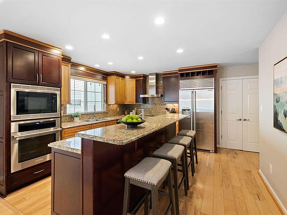 5th image of 7009 McCausland Ct