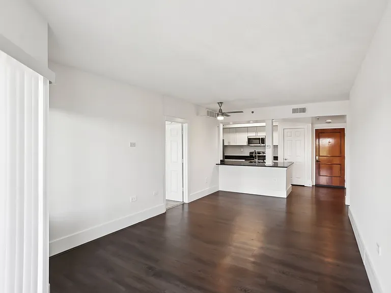 Wesley Townsend Apartments at Buckhead — Photo 13