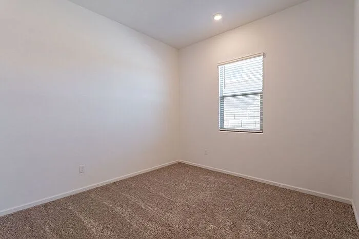 12442 N Appling Ave — Photo 25
