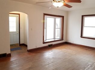 940 N Franklin St, Manchester, IA 52057