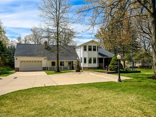 1255 W Wallings Rd, Broadview Heights, OH 44147