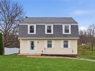 303 Macnab Dr, Coraopolis, PA 15108