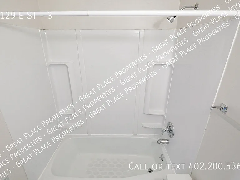 1129 E St #3 — Photo 17