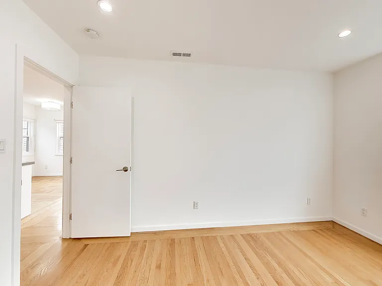3033 Turk Blvd #4 — Photo 18