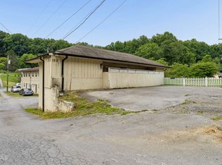 102 Osborne Private Dr, Johnson City, TN 37601
