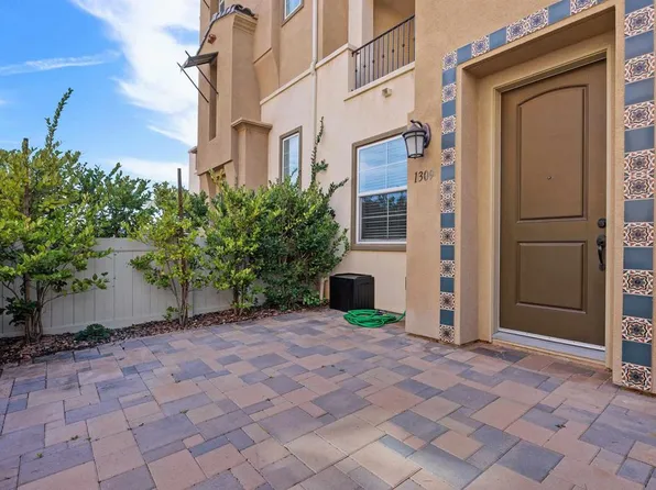 1309 Via Lucero, Oceanside, CA 92056