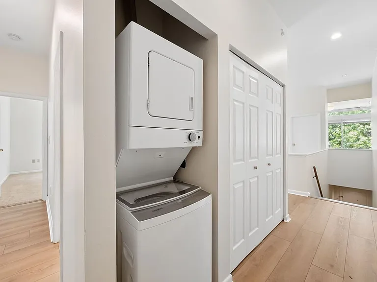 2332 Dana Ave — Photo 9