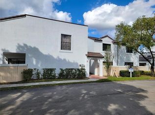 11603 NW 11th St, Pembroke Pines, FL 33028