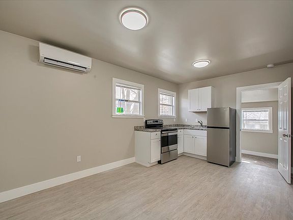 2nd image of 1315 W Jefferson St Unit 3