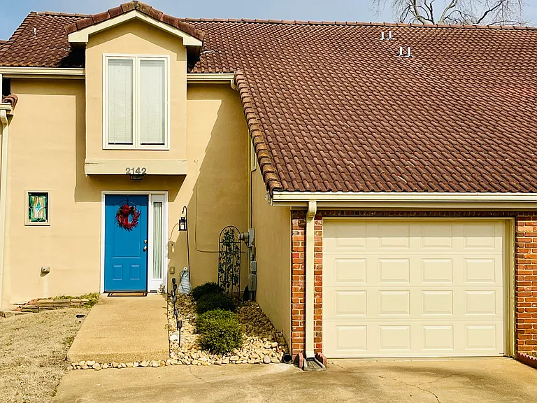 2142 Vaden Village Dr — Photo 1