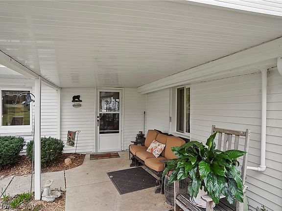 2nd image of 3474 Hiwood Ave