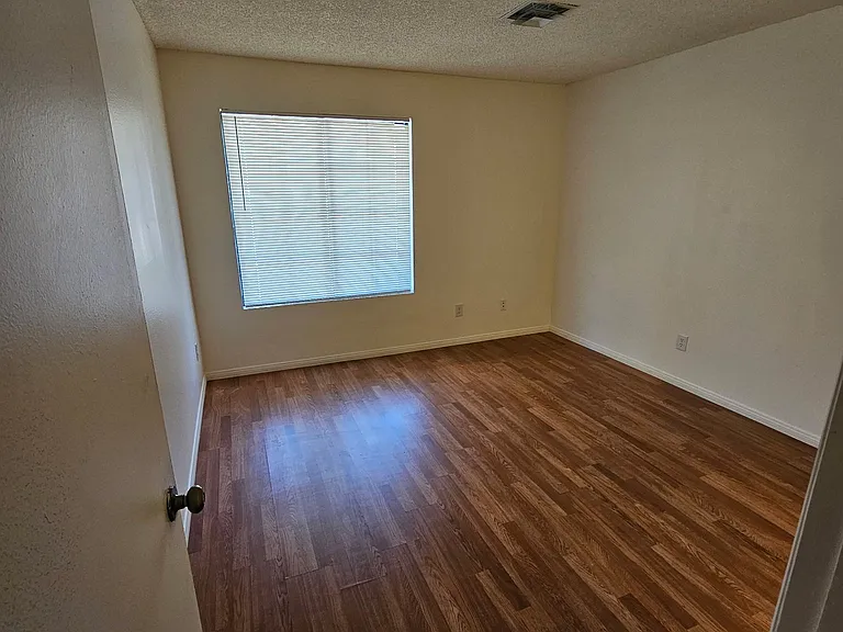 4805 Nara Vista Way — Photo 13