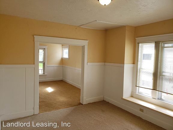 5th image of 918 W 22nd St