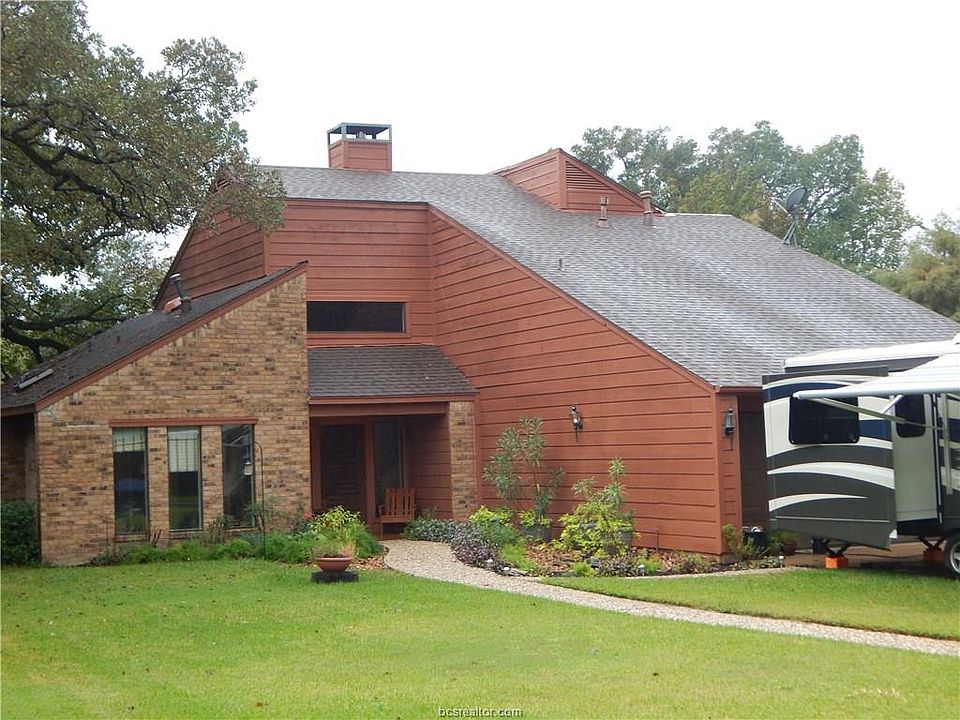 1st image of 2711 Sandy Cir