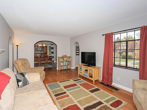 4th image of 1637 Brandon Ave
