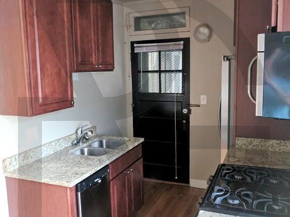 4th image of 2100 W Ainslie St #A2108w2
