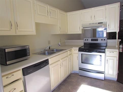 3rd image of 5 Upton Ct