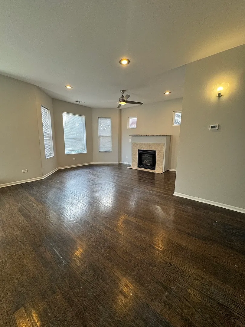 3 bed, 1300 sqft, $1,850 — Photo 2