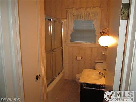 5th image of 526 Eldred St