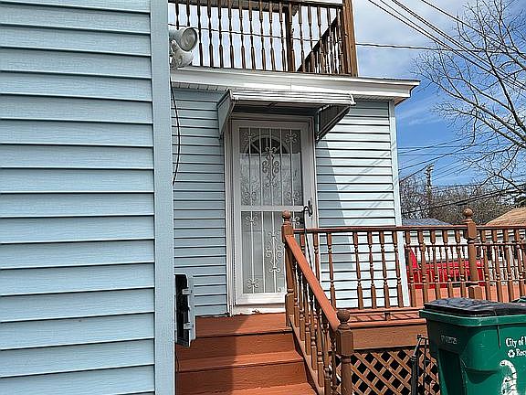 4th image of 251 Commonwealth Ave