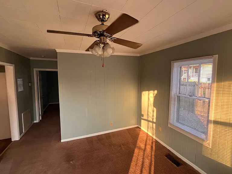 1602 McKinley Ave — Photo 4
