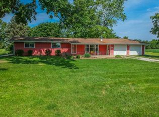 19582 Clarksville Rd, Lexington, IL 61753