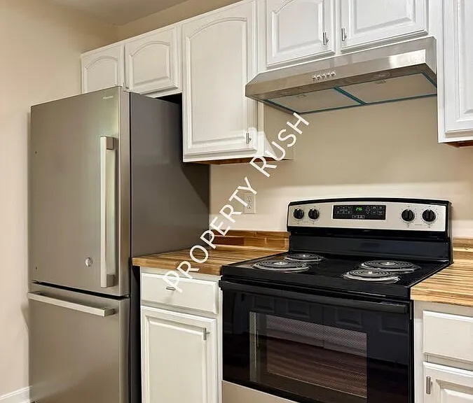 709 N Holly St — Photo 10