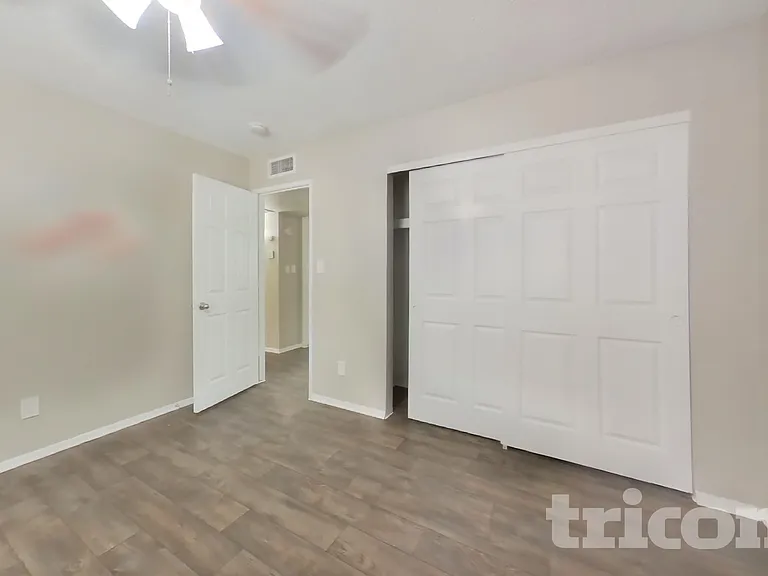 7805 W Cora Ln — Photo 9