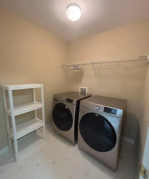 8002 Allerton Ln — Photo 25