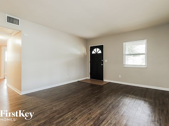 4th image of 10112 N Ashley St