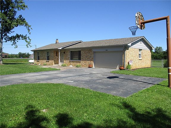 2nd image of 2098 E County Road 100 N