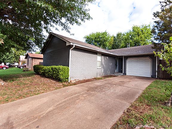2nd image of 1341 E 140th Pl
