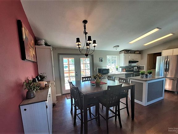 3rd image of 6341 SE Akins Ln