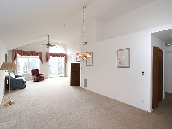 2nd image of 421 Cobbler Ct Unit 2