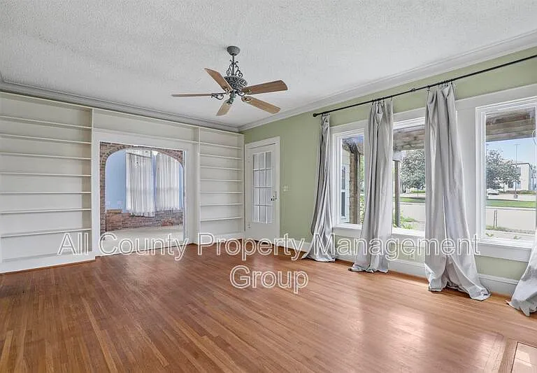 2625 S University Dr — Photo 3