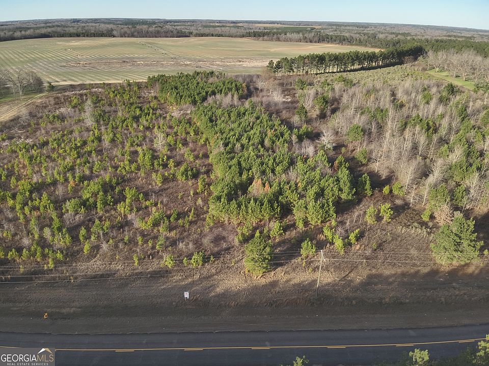 2nd image of 7 N County Line Rd